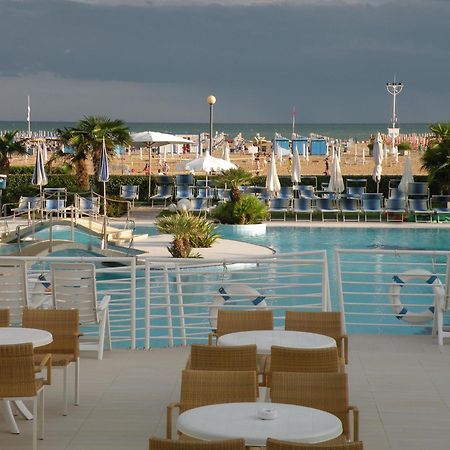 Majestic Beach Hotel & Wellness Bibione Extérieur photo