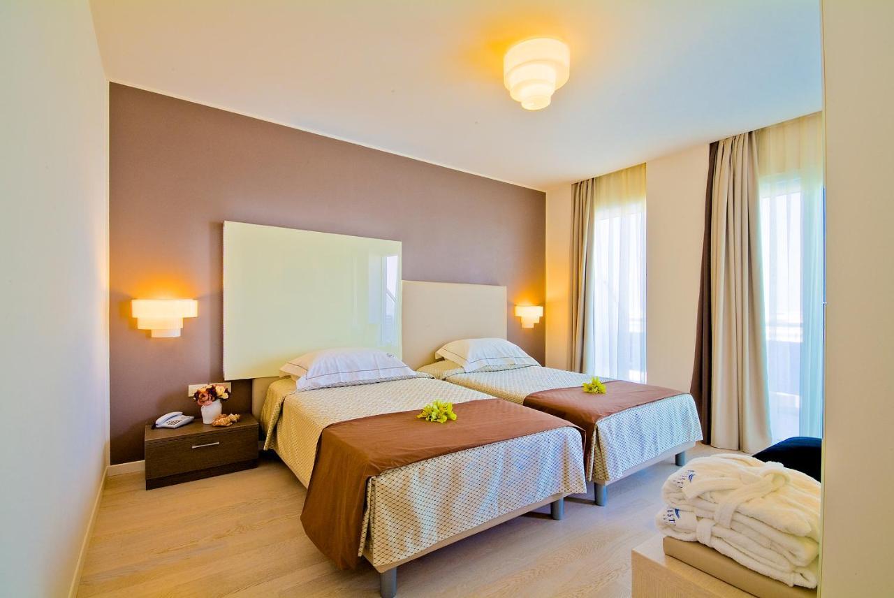 Majestic Beach Hotel & Wellness Bibione Extérieur photo