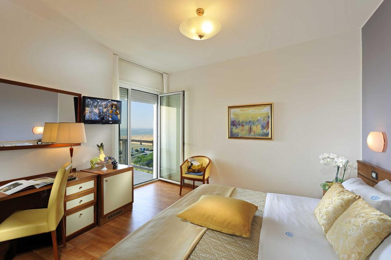 Majestic Beach Hotel & Wellness Bibione Extérieur photo