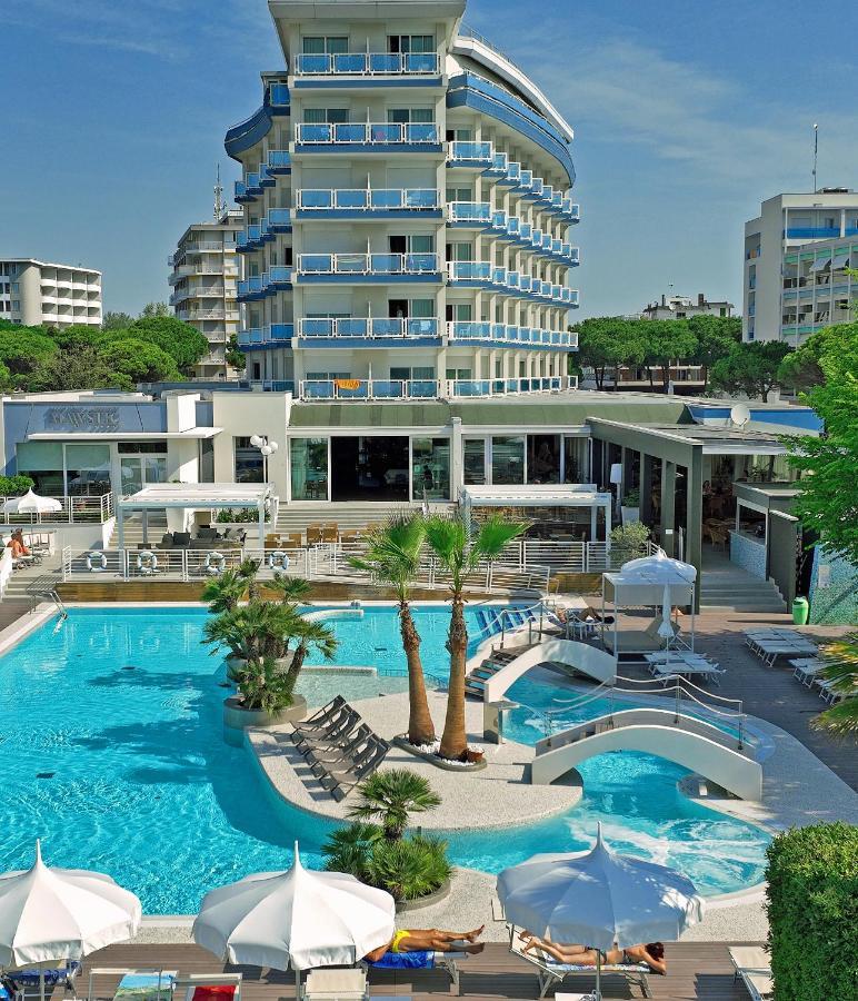 Majestic Beach Hotel & Wellness Bibione Extérieur photo