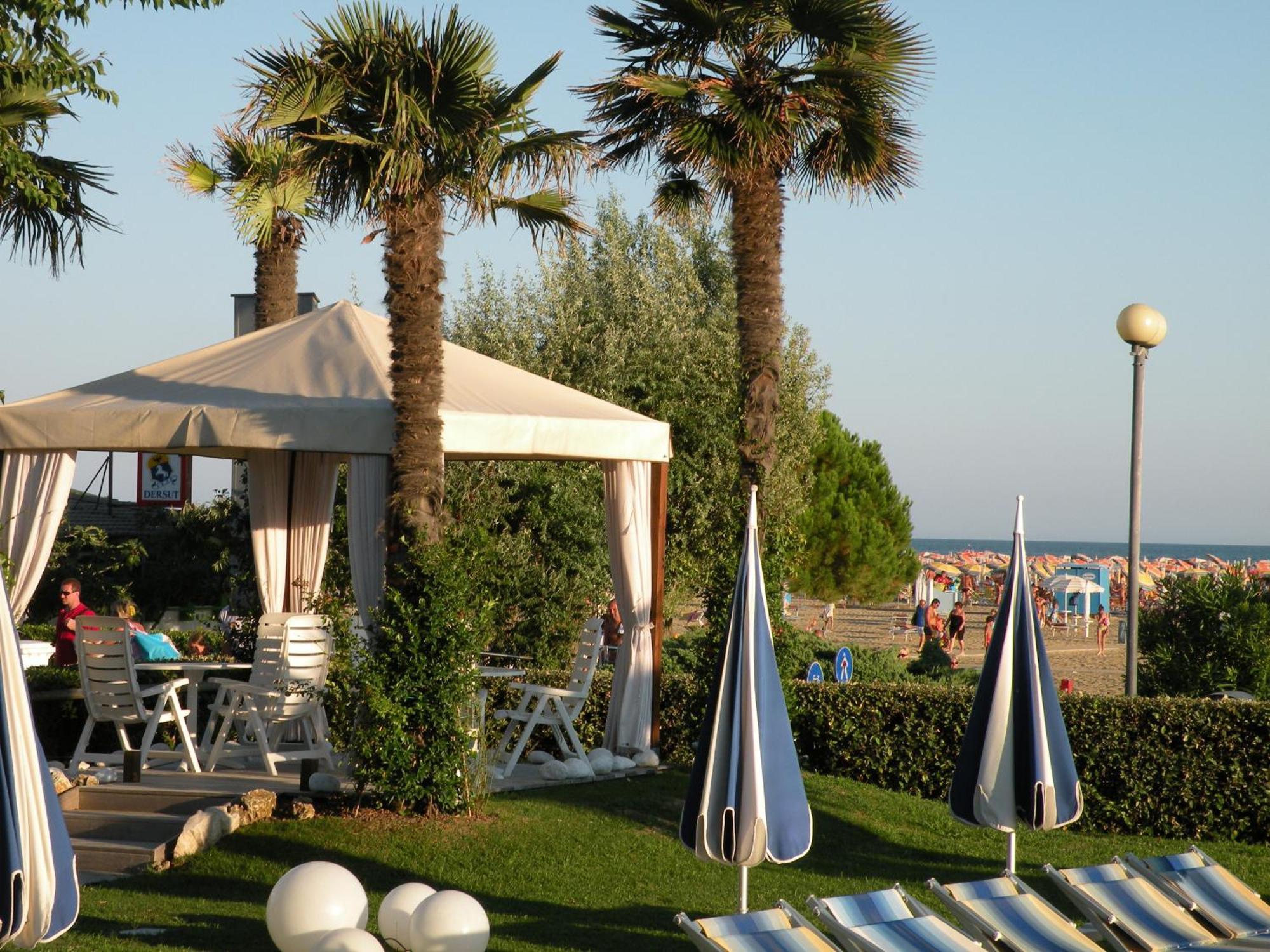 Majestic Beach Hotel & Wellness Bibione Extérieur photo